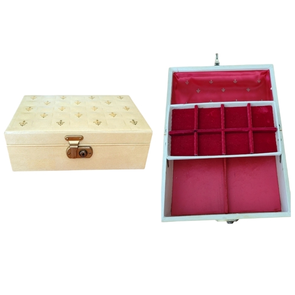 Vintage 1970's Cream and Gold Leaf Pattern Faux Leather‎ Jewelry Box
